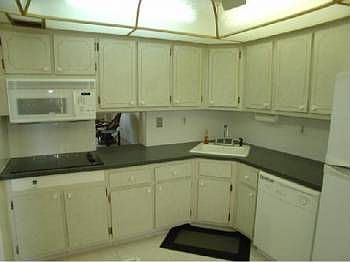 4th image of 19001 NE 14th Ave APT 302