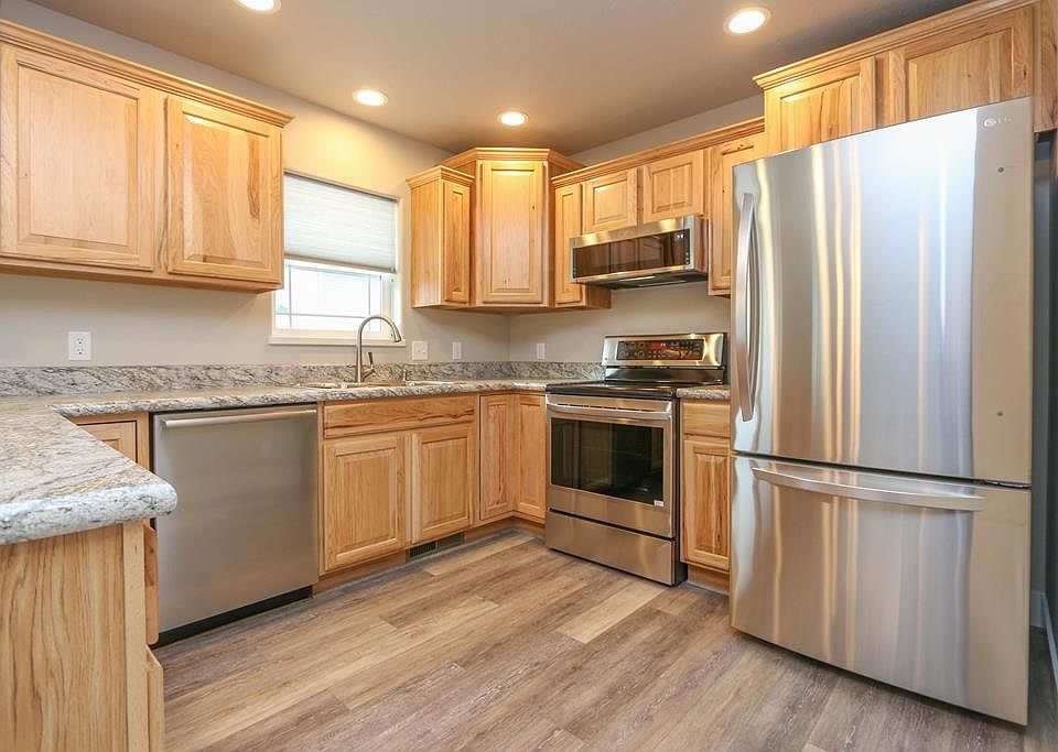 1st image of 3114 E Avenue #30