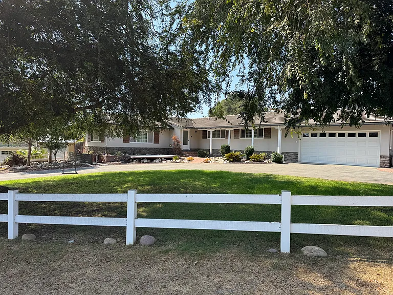 2392 Fire Mountain Dr — Photo 2