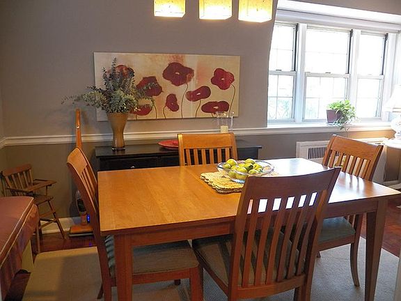 Luxurious, Upgraded 1 Bedroom Apartment