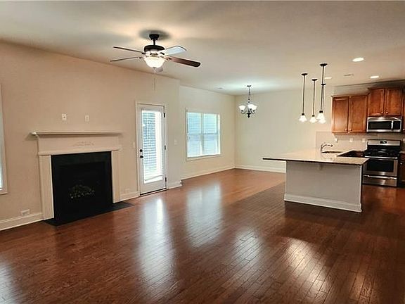 3rd image of 3265 Carrick Rd