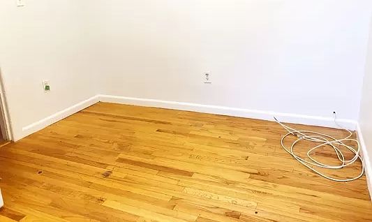 4th image of 25-12 27th St