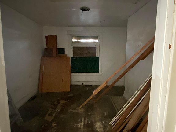5th image of 307 N Burt St