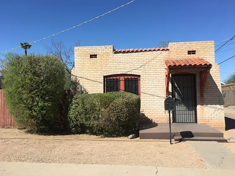 1236 E Monte Vista Rd — Photo 2