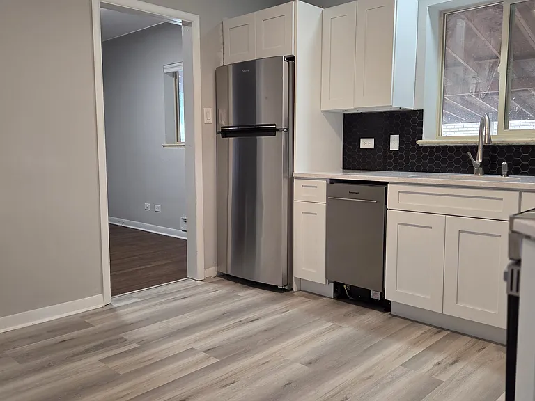2131 S Yates St — Photo 7