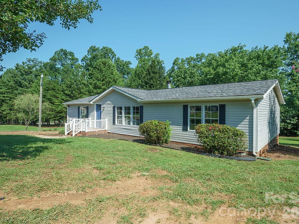 1st image of 144 Carolina Wren Dr