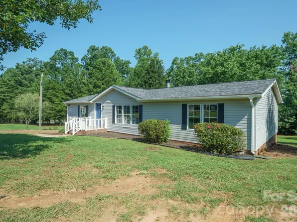 144 Carolina Wren Dr, Mooresville, NC 28115