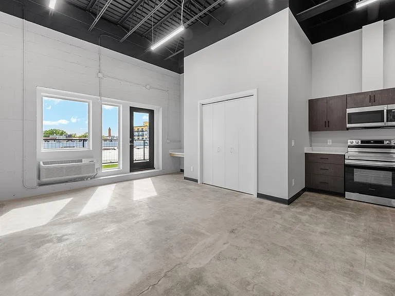 9th St Lofts — Photo 17