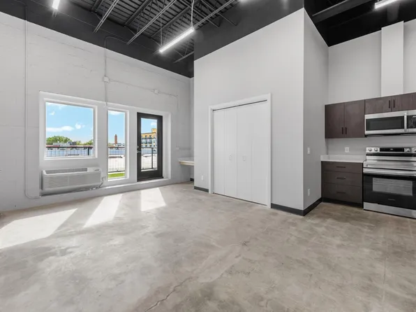 9th St Lofts, 801 9th St SE #205, Minneapolis, MN 55414