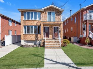 6425 230th St, Oakland Gardens, NY 11364