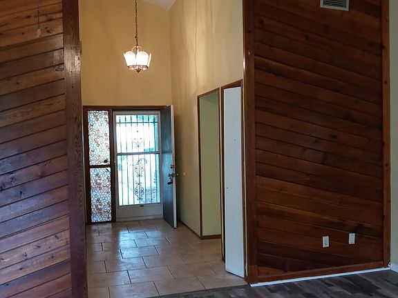 4th image of 6248 Misson Dr