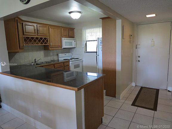4th image of 2322 S Cypress Bend Dr APT 208