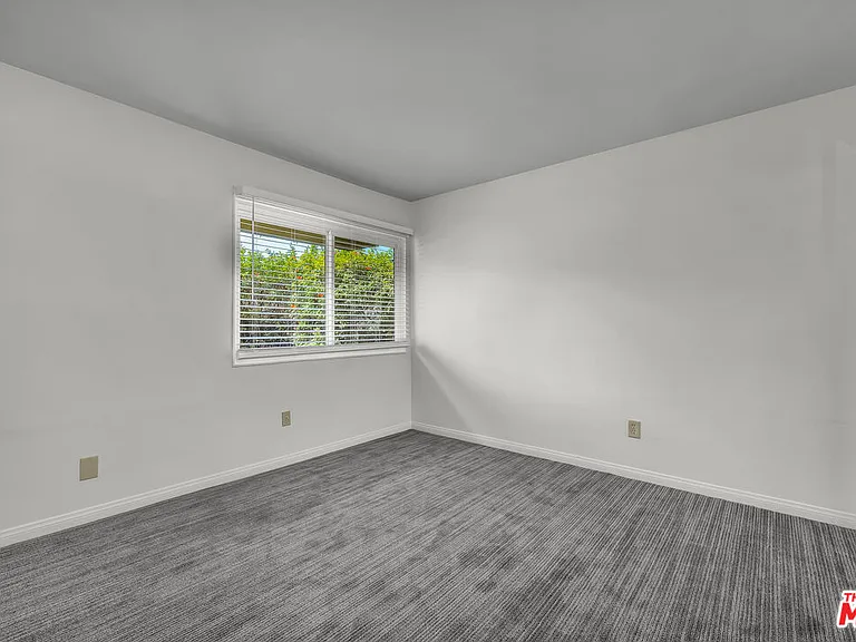 4076 Tropico Way — Photo 13