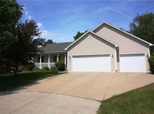 2905 Deep Woods Ct, Des Moines, IA 50320