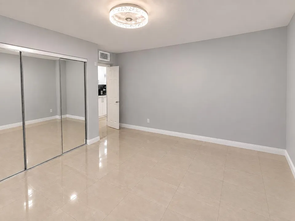 1629 NW North River Dr #303