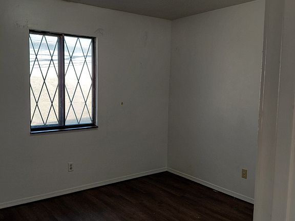 5th image of 1301 Winchester Dr #1