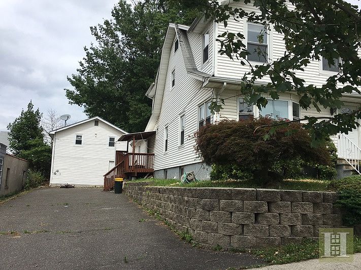 2nd image of 223 E Brinkerhoff Ave