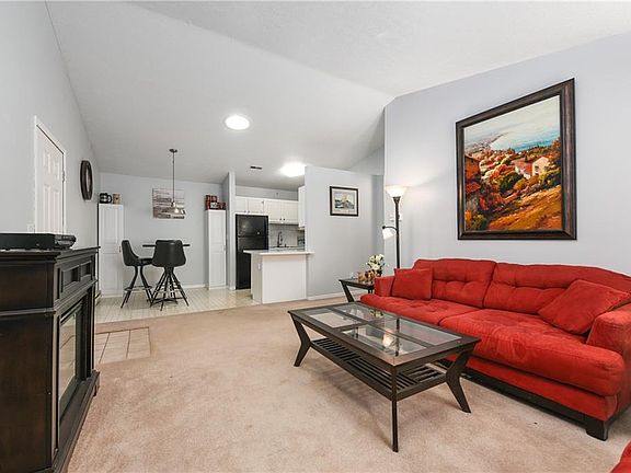 4th image of 35296 Greenwich Ave
