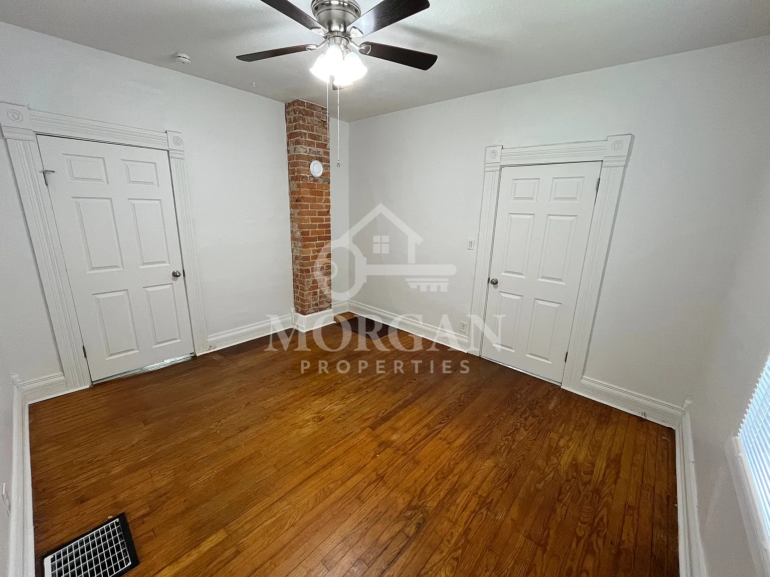 921 West 9th Street - 1 — Photo 2