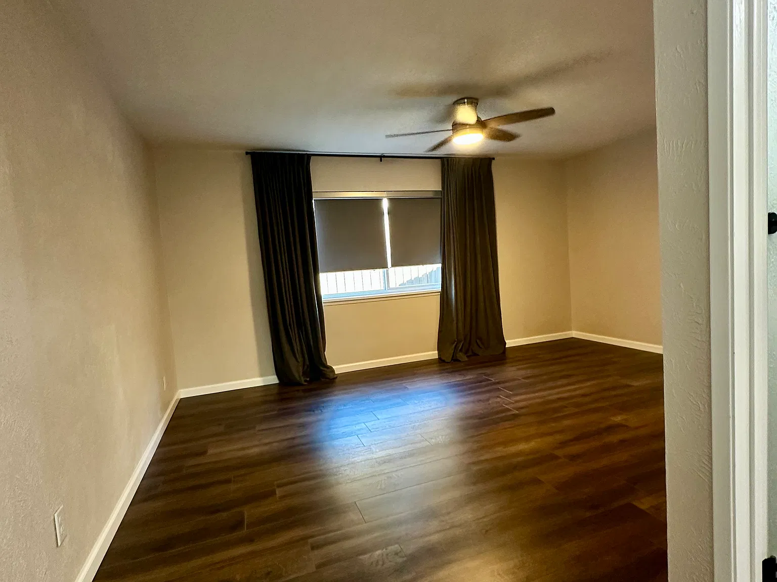 3 bed, 1930 sqft, $2,675 — Photo 2