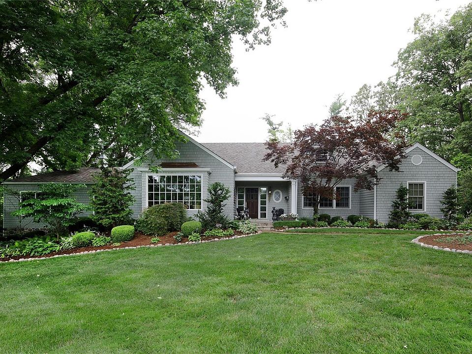 1st image of 11 Wild Rose Dr