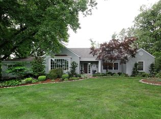 11 Wild Rose Dr, Saint Louis, MO 63124