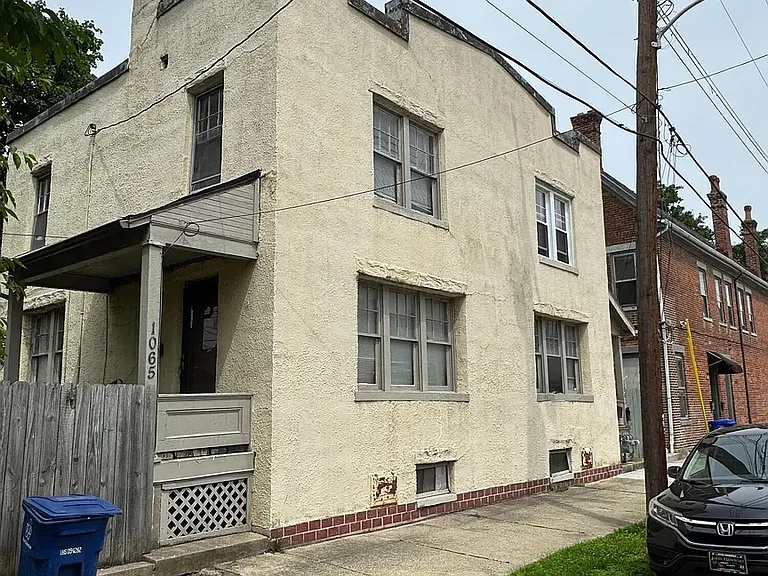 1065 Bruck St — Photo 1