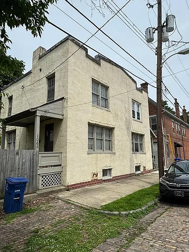 1065 Bruck St Photo 1