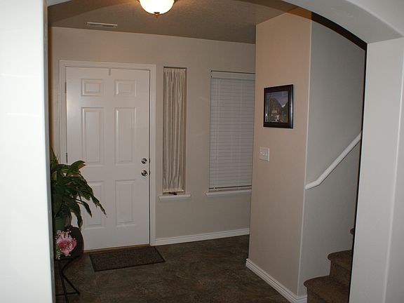 5th image of 725 E Sandhill Ct