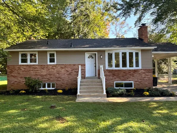 80 Beach Dr, Edgewater, MD 21037