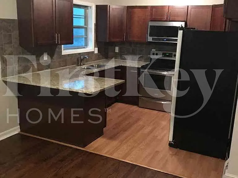 4800 N Wallace Ave — Photo 3