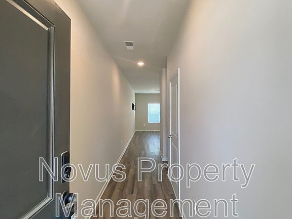 3rd image of 1182 Westhampton Way