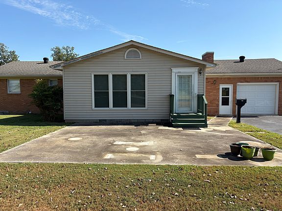 3rd image of 293 Mitchell Rd