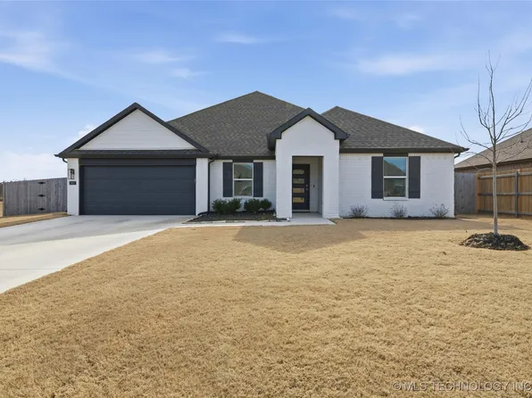 7407 E Oakridge Ct, Broken Arrow, OK 74014