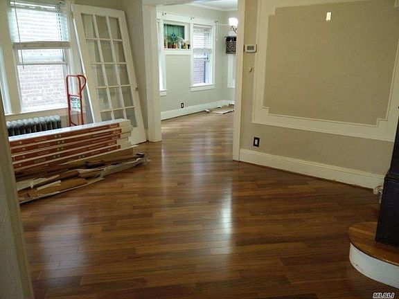 4th image of 1640 E 52nd St