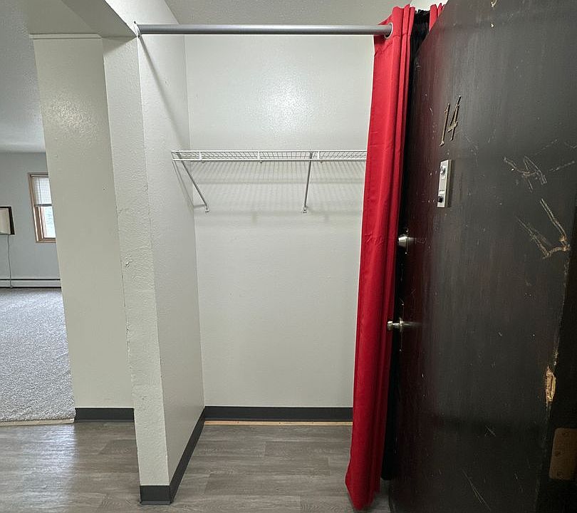 1st image of 909 12th Ave NE APT 14