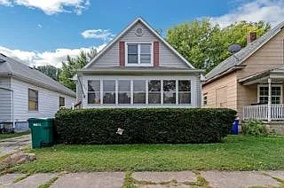 1925 E Main St photo 1