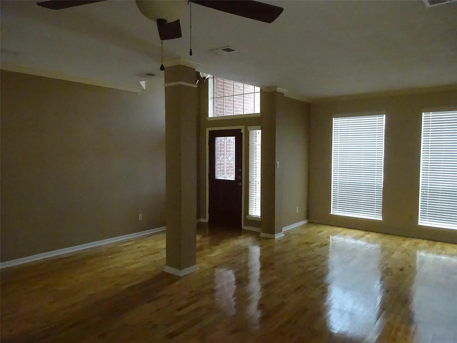 4 bed, 3.5 bath, 2663 sqft, $2,400 — Photo 3