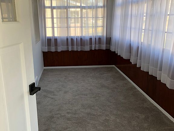 Entrance / Game Room