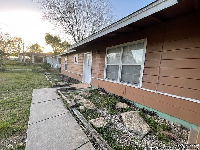 1st image of 334 Otter Dr