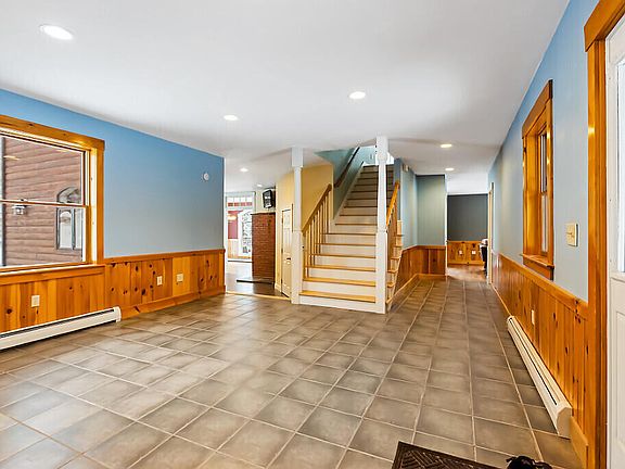 4th image of 1194 Mercer Road