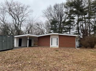 8319 Pepperidge Dr, Saint Louis, MO 63134