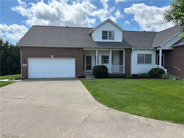 1136 Pine Bluff Dr NE, New Philadelphia, OH 44663