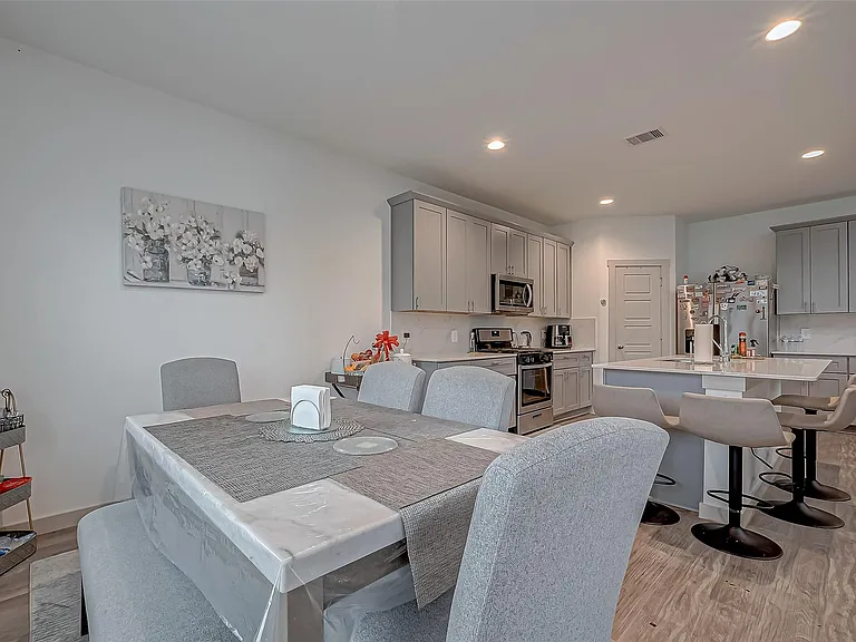 6850 Amber Cliff Ln — Photo 24