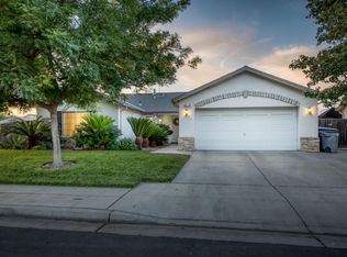 5674 W Weathermaker Ave S, Fresno, CA 93722
