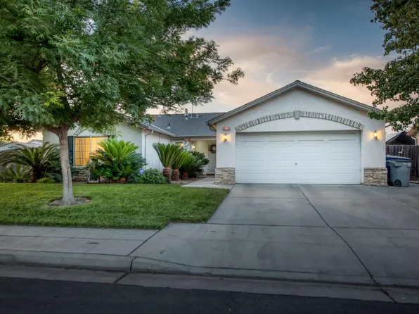 5674 W Weathermaker Ave S, Fresno, CA 93722