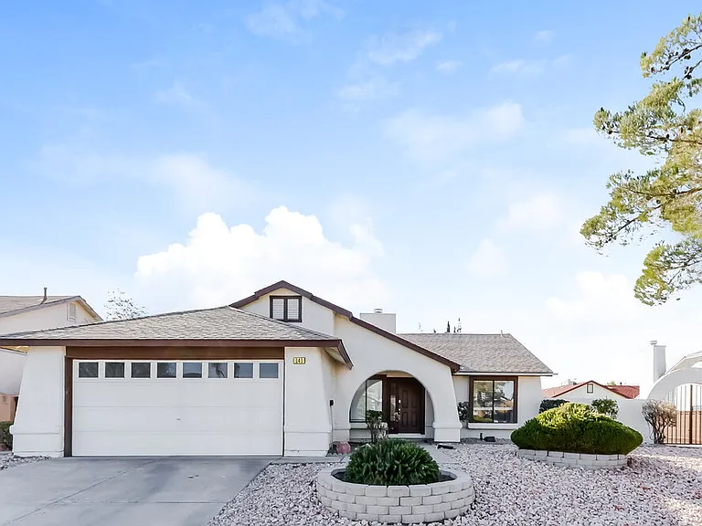 141 Emden Dr — Photo 1