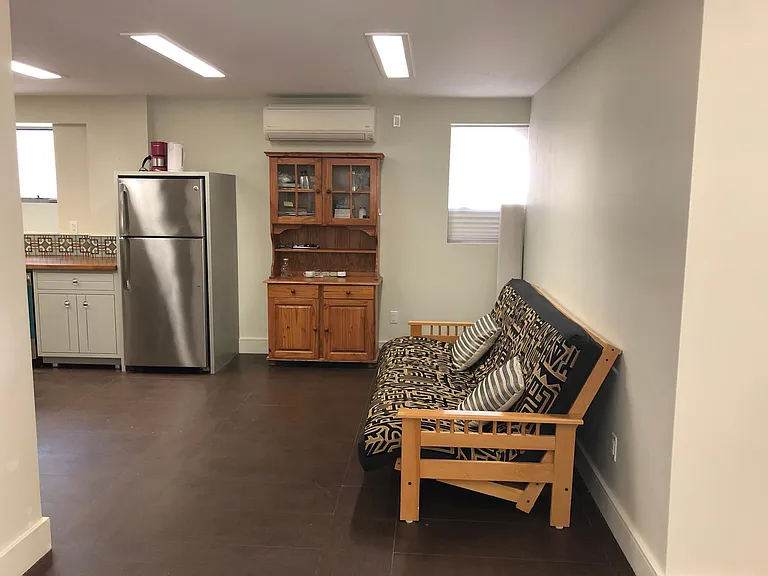 2152 E 73rd St #1B — Photo 6