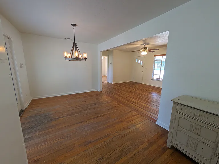 549 W Merriweather St — Photo 9