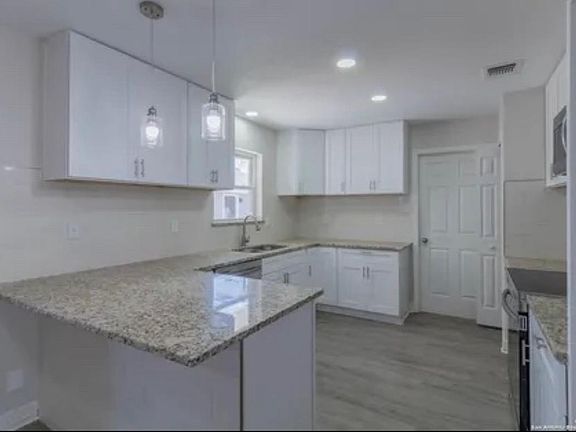 3rd image of 438 E Wright Blvd